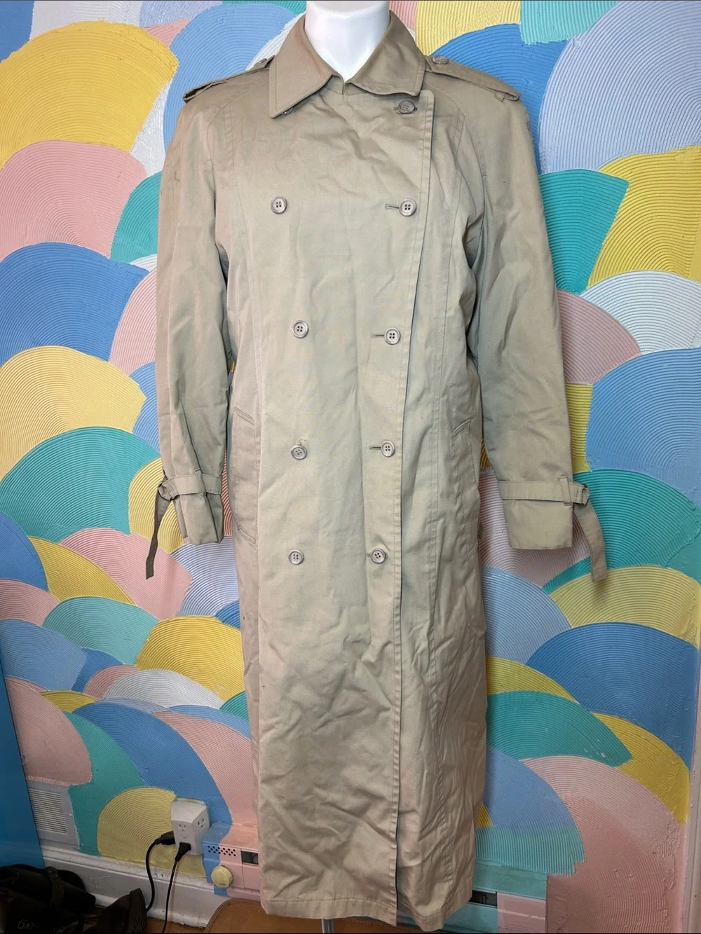 1970s London Fog Classic Beige Double-Breasted Trench Coat - Men’s sz 14